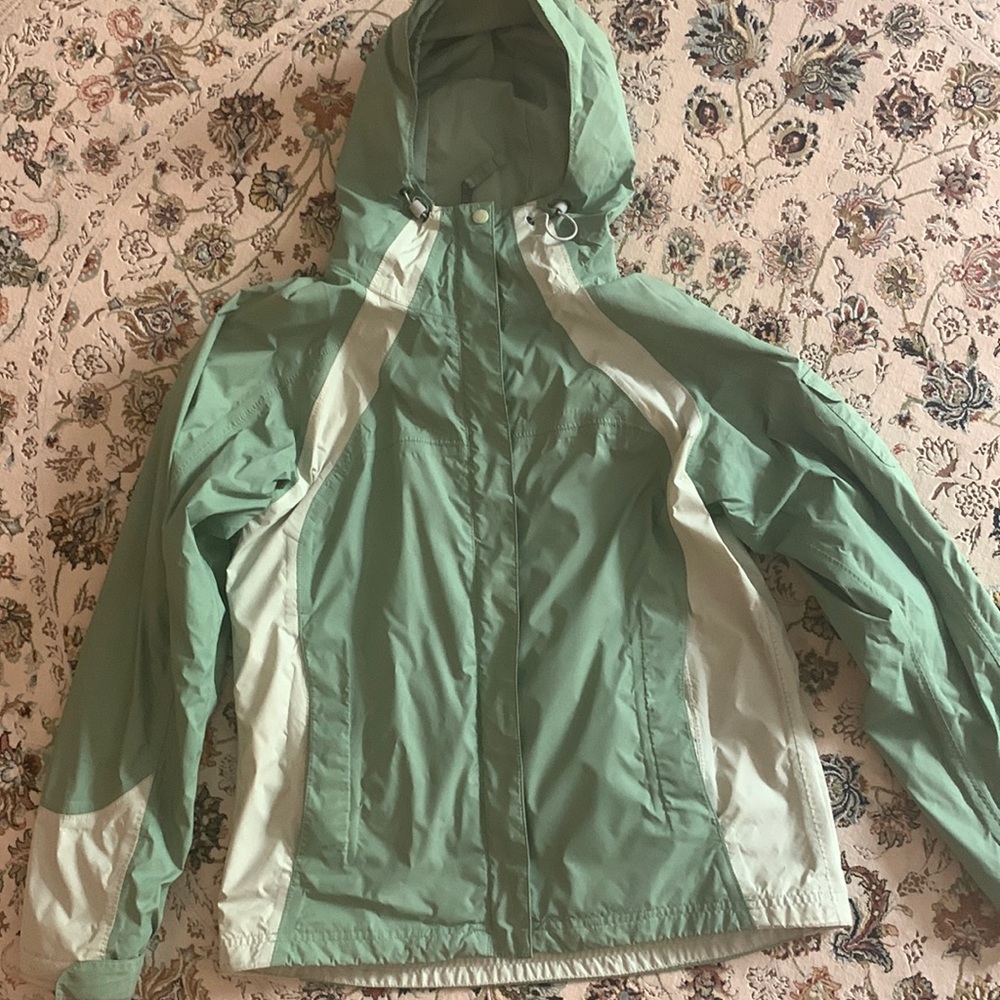 Columbia rain jacket size medium